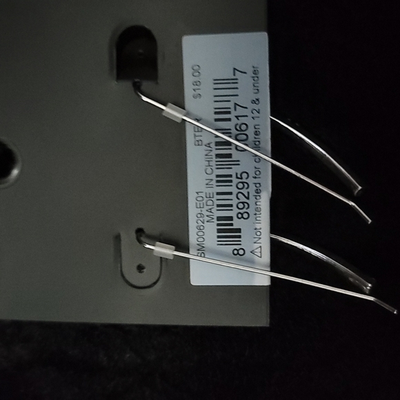 Steve Madden Earrings - Picture 4 of 4